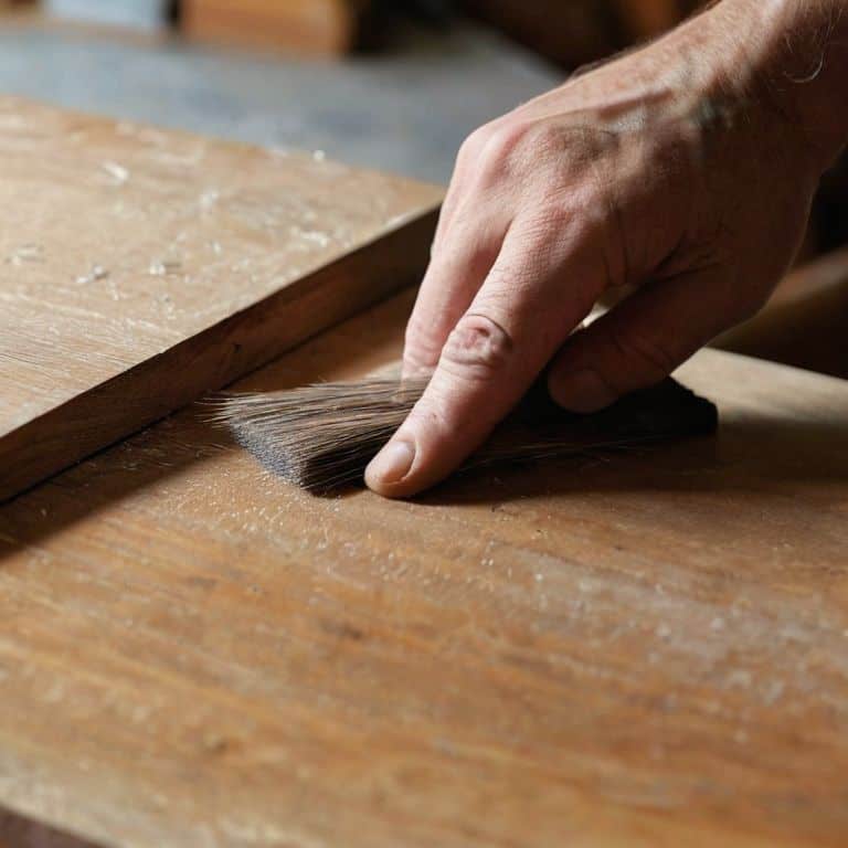 Repairing wood scratches